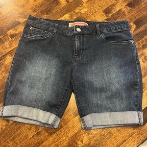 Gap women denim shorts size 8